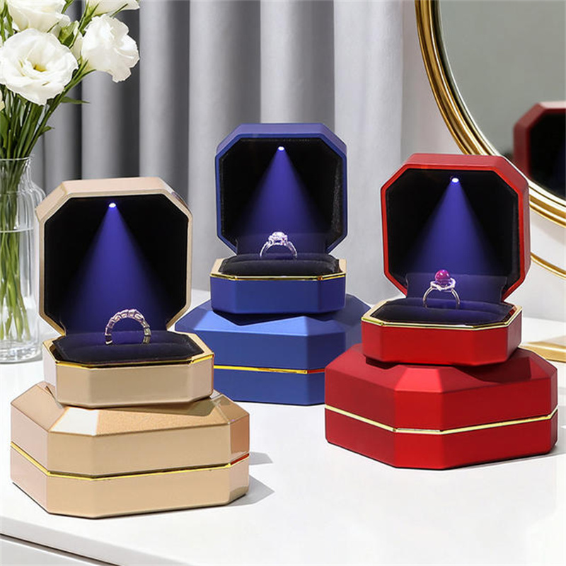Velvet Ring Box Led Light Proposal - 1 Buah Kotak Cincin Perhiasan LED