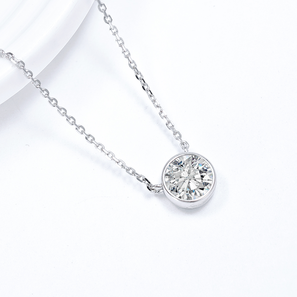 Kalung dengan liontin berlian  - Moissanite Pendant Necklace Solitaire ulasan dan harga