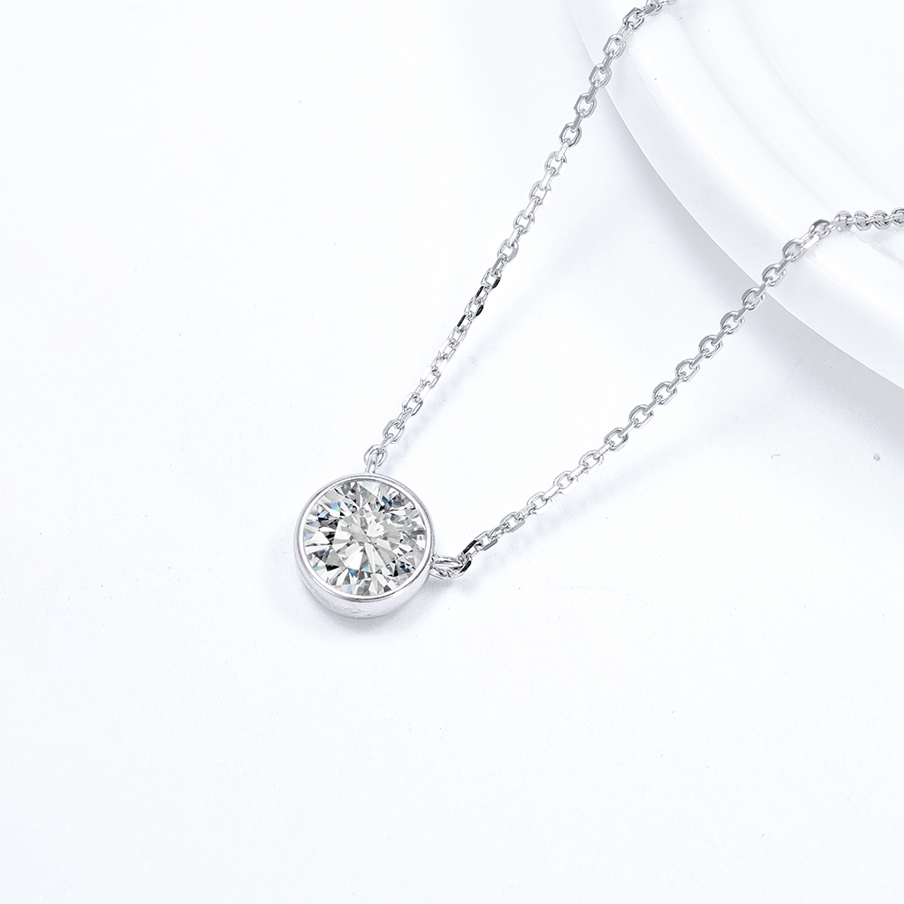 Kalung dengan liontin berlian  - Moissanite Pendant Necklace Solitaire ulasan dan harga